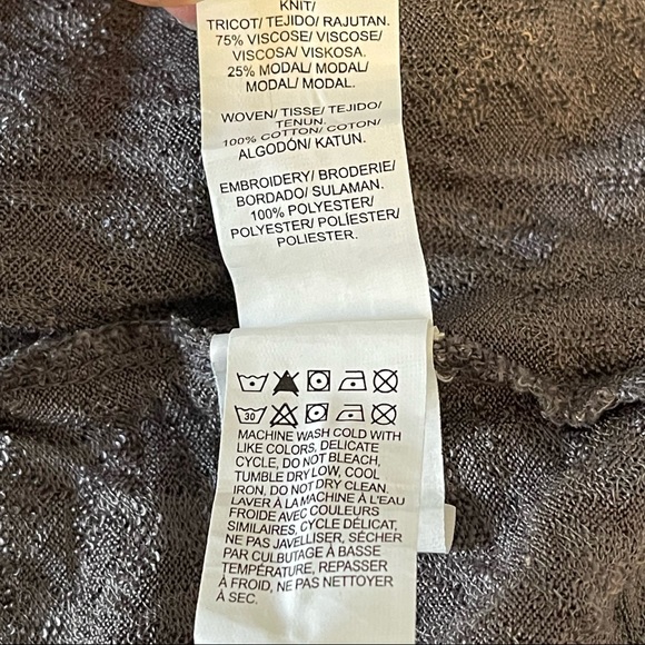 Lucky Brand Grey Stretch Embroidered Floral  Tunic Top V Neck Button Up Size M - Picture 8 of 11